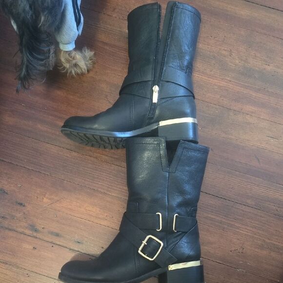 Elegant Black Leather Moto Boots - Picture 3 of 8